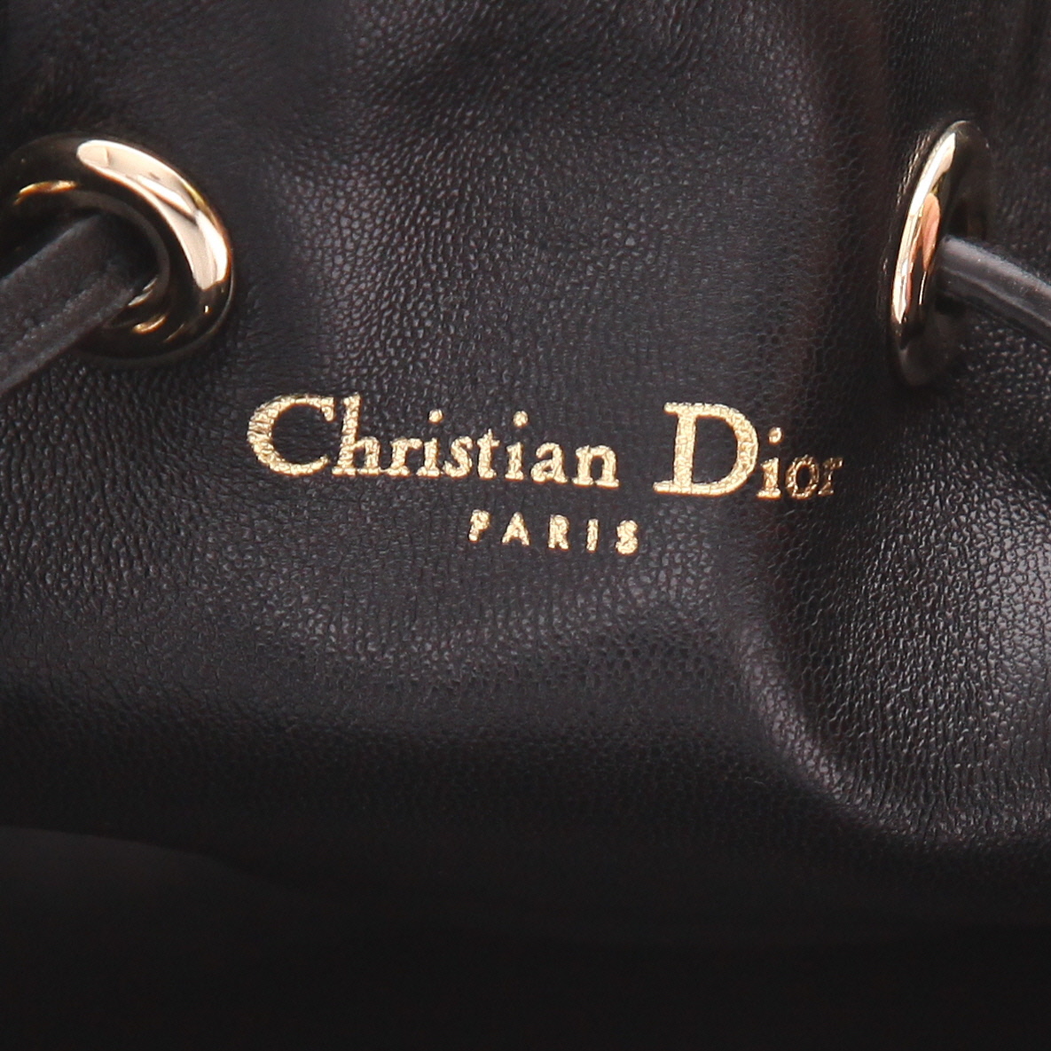 Sac à main Dior Bucket en cuir noir - Detail D2