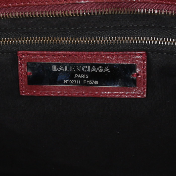 Bolso de mano Balenciaga Classic City en cuero color burdeos - Detail D4