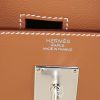 borsa hermes bolide 35 cm in pelle fjord nera Hermes Haut à Courroies - Travel Bag en cuero Barenia marrón y lona beige - Detail D3 thumbnail