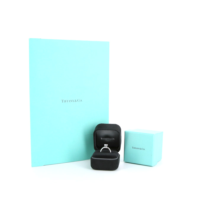 Tiffany & Co Setting solitaire ring in platinium and diamond (0,75 carat) - Detail D2