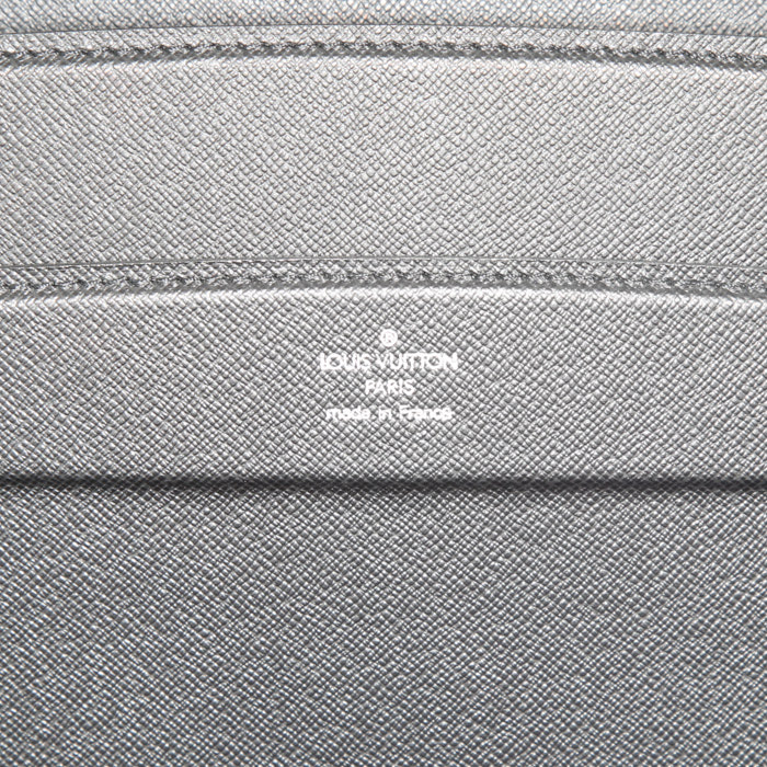 Borsa portadocumenti Louis Vuitton President in pelle taiga nera - Detail D3