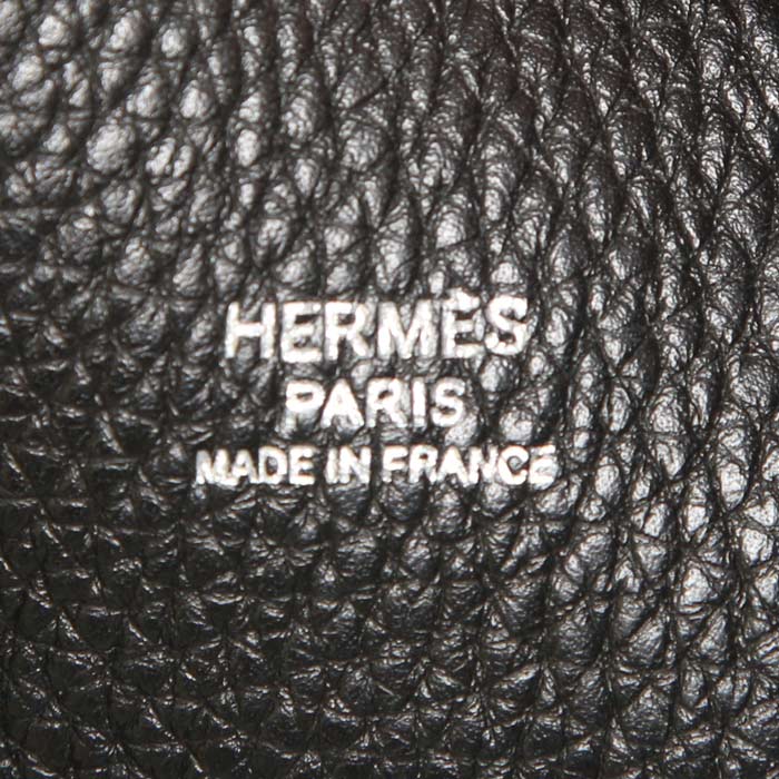 Hermès So Kelly handbag in black togo leather - Detail D3