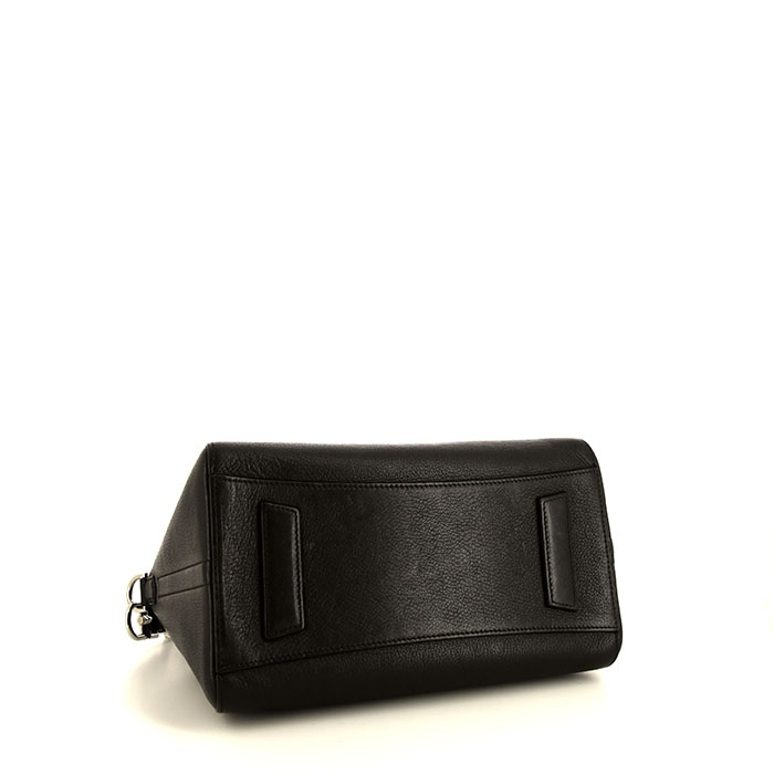 Givenchy Antigona handbag in black grained leather - Detail D5