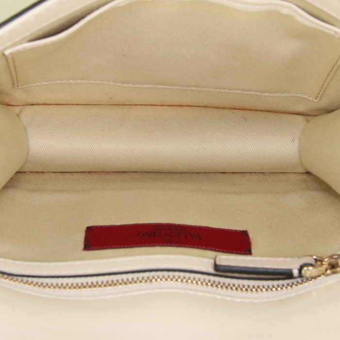 Bolso bandolera Valentino Rockstud en cuero amarillo y beige - Detail D3