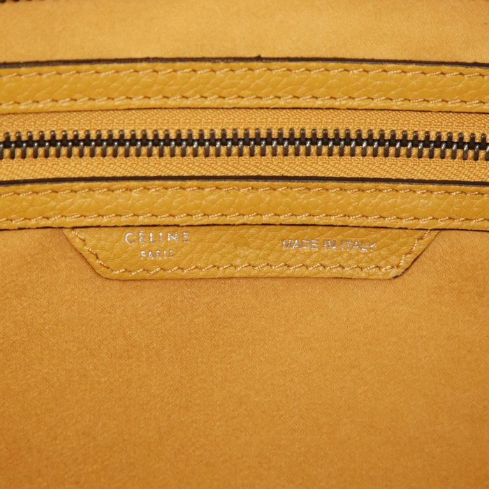 Celine Luggage Mini handbag in yellow grained leather - Detail D3