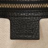 Bolso de mano Gucci Soho en cuero granulado negro - Detail D3 thumbnail