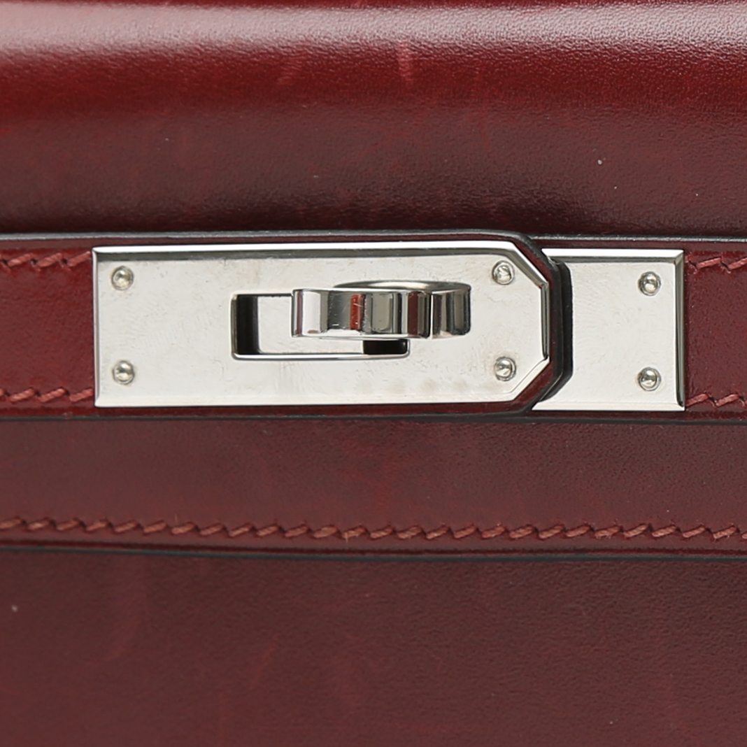 Hermès Kelly Cut pouch in burgundy box leather - Detail D1