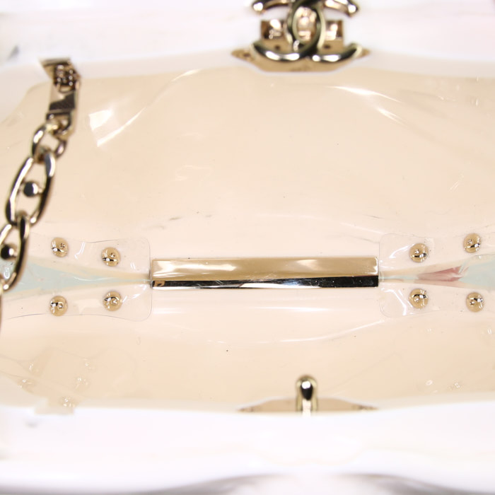 Chanel Editions Limitées clutch shell in white resin - Detail D2