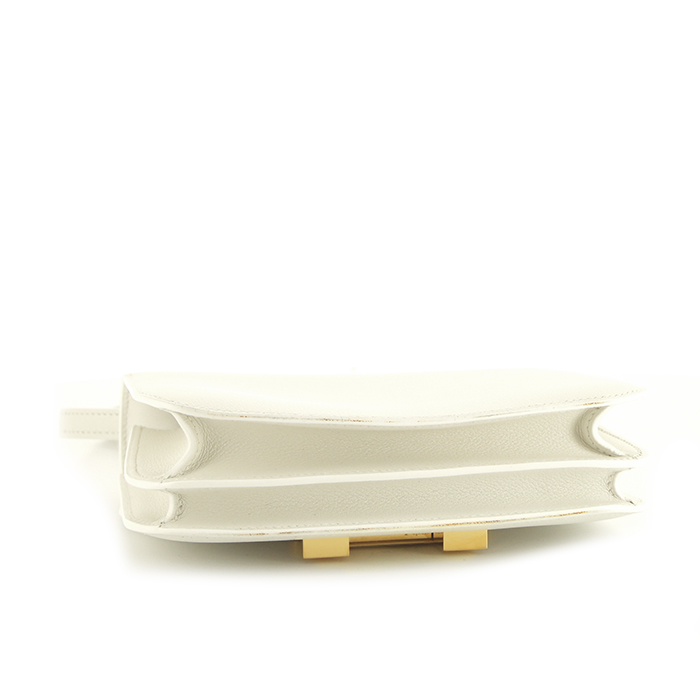 Sac bandoulière Hermes Constance mini en cuir grainé blanc - Detail D5
