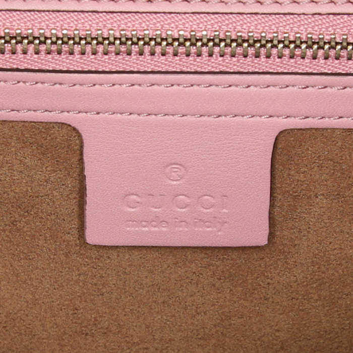 Sac à main Gucci Padlock en cuir lisse rose - Detail D4