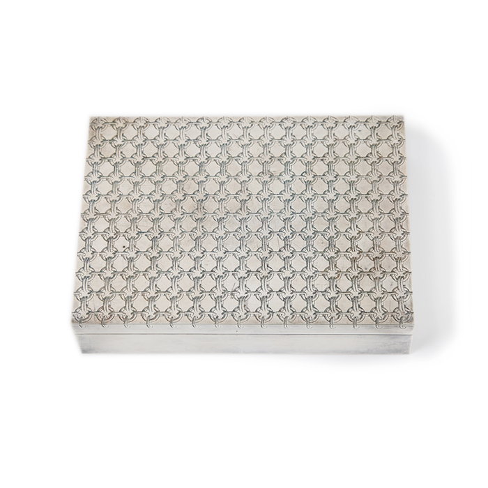 Hermès, boîte à cartes, en métal argenté et guilloché par Ravinet Denfert, signée et poinçonnée, des années 1980 - Detail D1