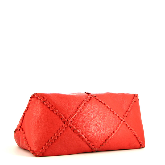Bolso de mano Bottega Veneta en cuero granulado rojo - Detail D4