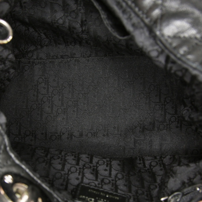Dior Cannage handbag in black quilted leather - Detail D2