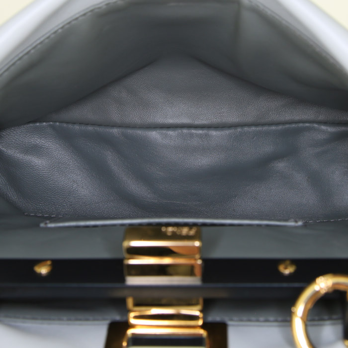 Sac à main Fendi Mini Peekaboo en cuir bleu et rose - Detail D3