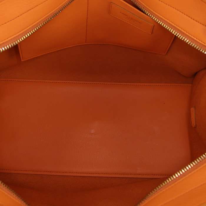 Yves Saint Laurent Chyc handbag in orange leather - Detail D3