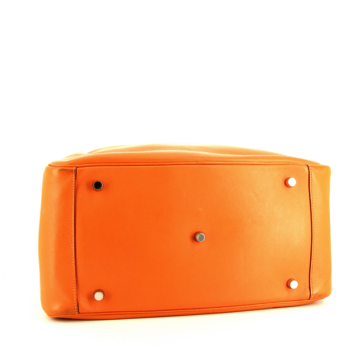 Hermès  Lindy 34 cm handbag  in orange Swift leather - Detail D4
