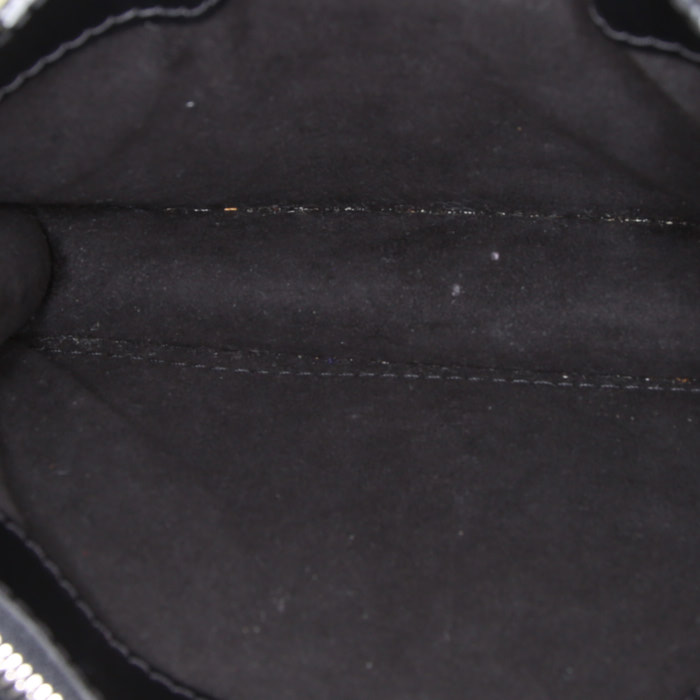 Bolso de mano Louis Vuitton Sévigné en cuero Epi negro - Detail D3