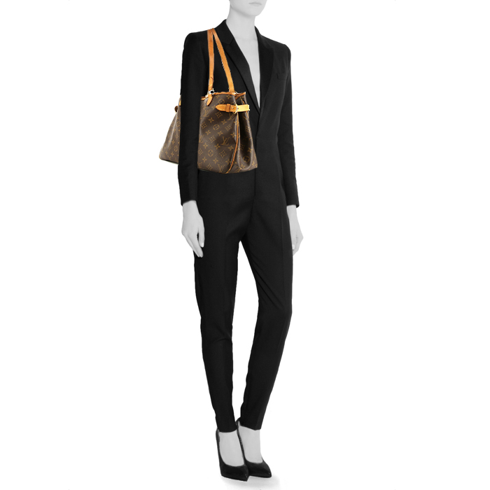Louis Vuitton Batignolles shopping bag in brown monogram canvas and natural leather - Detail D1