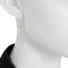 Tiffany & Co Open Heart hoop earrings in yellow gold - Detail D1 thumbnail