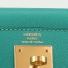 Hermès Kelly 28 cm handbag in green epsom leather - Detail D2 thumbnail