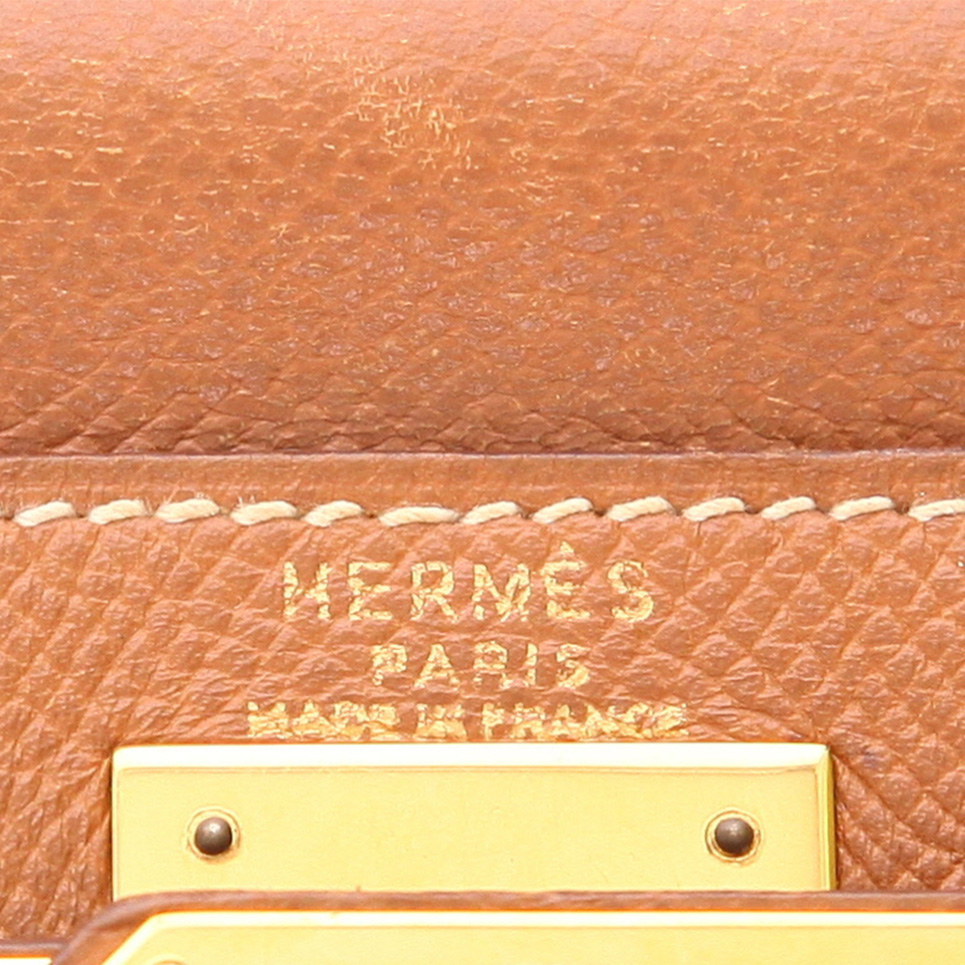 Sac à main Hermes Kelly 28 cm en cuir Courchevel gold - Detail D2