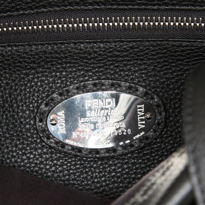 Porte-documents Fendi en cuir noir - Detail D4