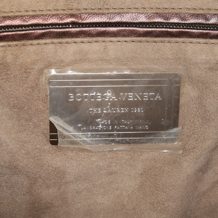 Bottega Veneta pouch in brown glittering leather - Detail D3