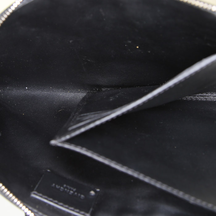 Sac bandoulière Givenchy Wallet On Chain en cuir noir - Detail D2