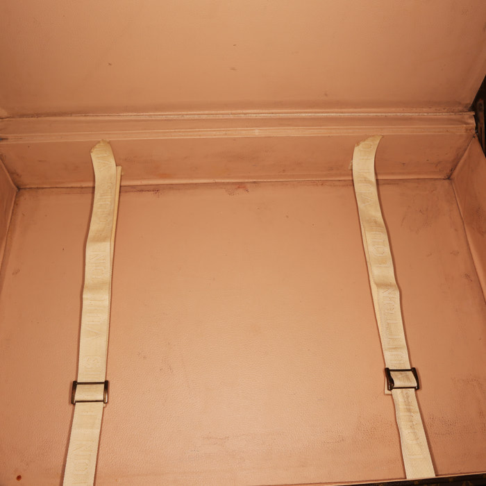 Louis Vuitton Alcaraz 80 suitcase in monogram canvas and brown lozine (vulcanised fibre) - Detail D4