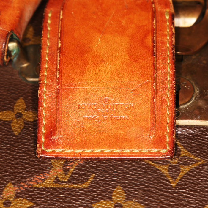 Louis Vuitton Alcaraz 80 suitcase in monogram canvas and brown lozine (vulcanised fibre) - Detail D5