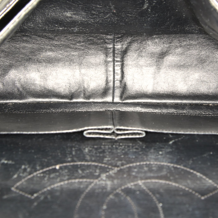 Chanel 2.55 large model shoulder bag in black leather - Detail D3