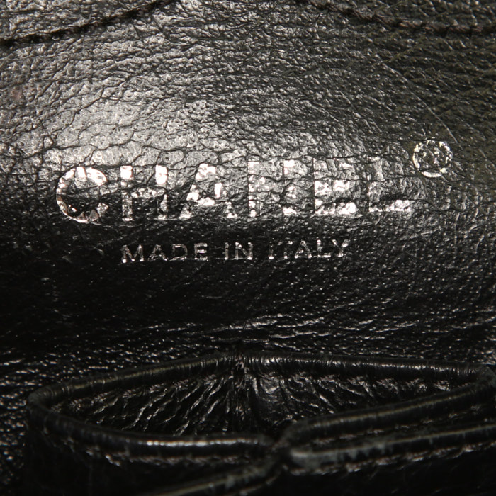 Chanel 2.55 large model shoulder bag in black leather - Detail D4