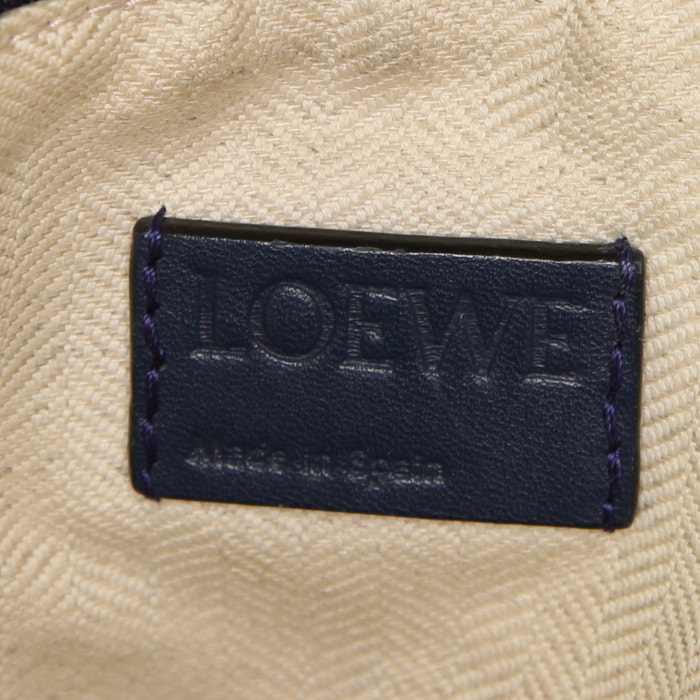Bolso de mano Loewe Puzzle  modelo grande en cuero azul - Detail D4