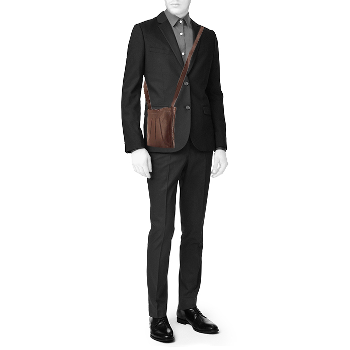 Sac bandoulière Hermès Toudou en cuir marron - Detail D1