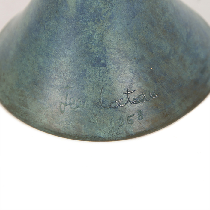 Jean Cocteau, "Petit Faune", sculpture ou vase en bronze patiné vert antique, édition Artcurial, signée, numérotée et datée, avec son certificat d'authenticité, création de 1958, édition des années 1990 - Detail D4