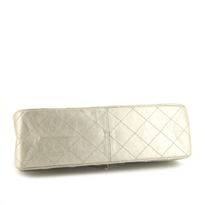 Chanel 2.55 handbag in silver quilted leather - Detail D5