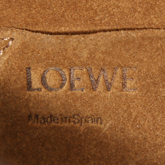 Loewe Gate shoulder bag in gold, taupe and brown tricolor leather - Detail D3