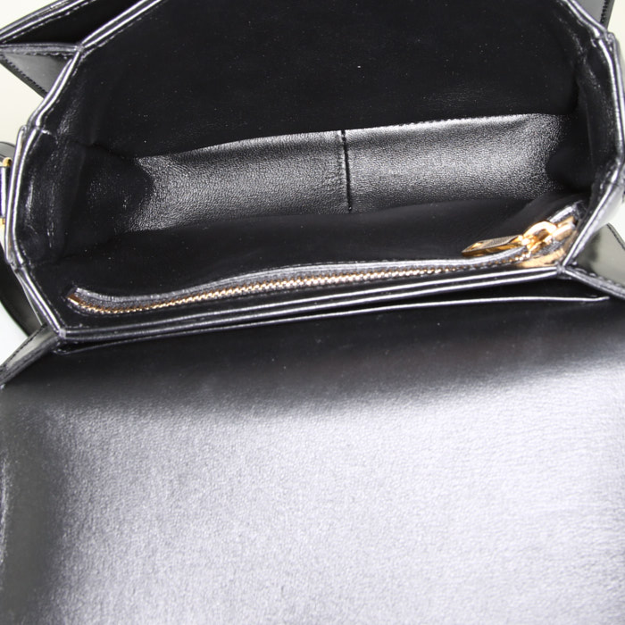 Celine Triomphe Teen handbag in black leather - Detail D2
