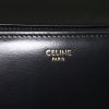 Bolso de mano Celine Triomphe Teen en cuero negro - Detail D3 thumbnail