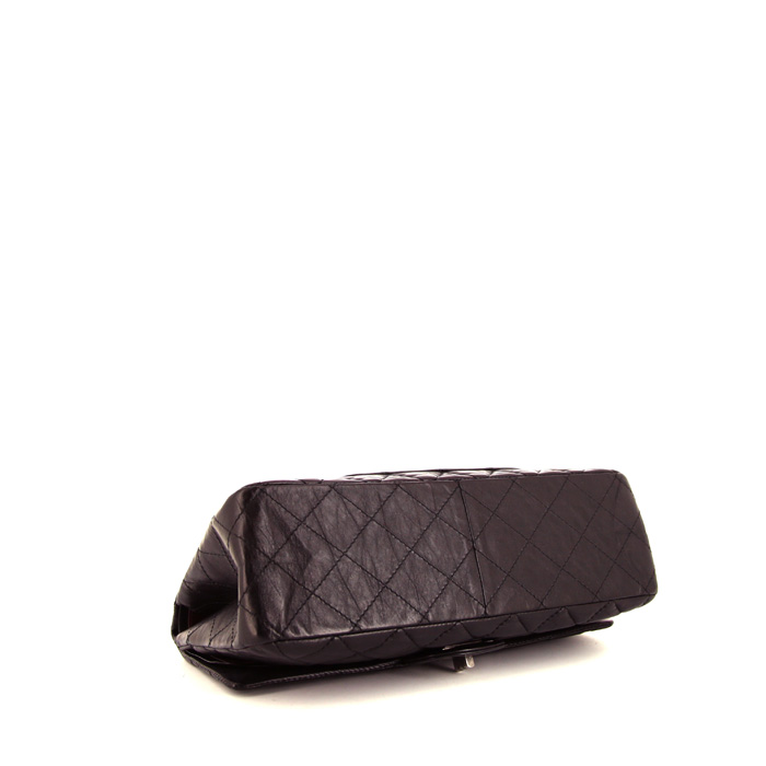 Bolso bandolera Chanel 2.55 en cuero acolchado negro - Detail D5