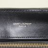 Bolso bandolera Saint Laurent Loulou modelo mediano en cuero acolchado con motivos de espigas negro - Detail D4 thumbnail