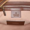 Sac à main Gucci Boston en toile siglée beige et cuir marron - Detail D4 thumbnail