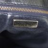 Bolso de mano Bottega Veneta Cassette en cuero intrecciato negro - Detail D3 thumbnail