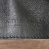 Bolso de mano Bottega Veneta Olimpia en cuero intrecciato negro - Detail D4 thumbnail