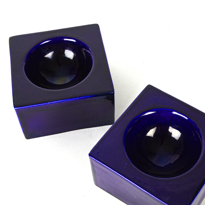 Ettore Sottsass, "444" asthray or pin tray, from the "Ceramiche a colaggio" series, in blue enamelled ceramic, Il Sestante edition, signed, from the 1960's - Detail D4