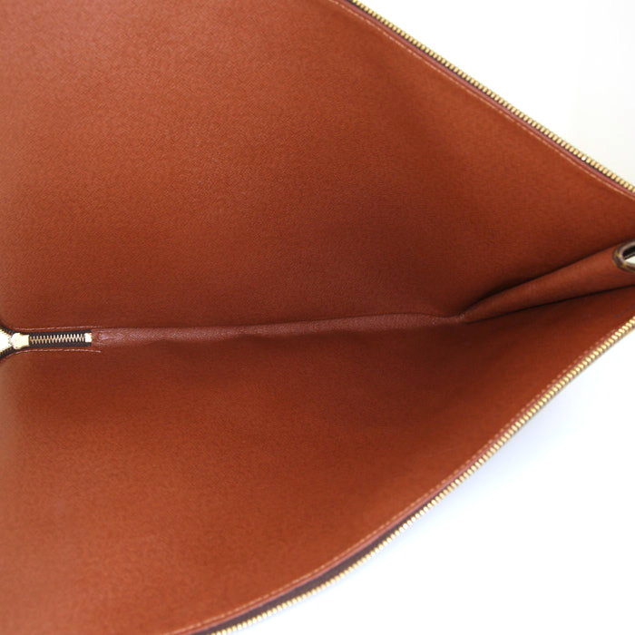 Louis Vuitton pouch in brown monogram canvas - Detail D2
