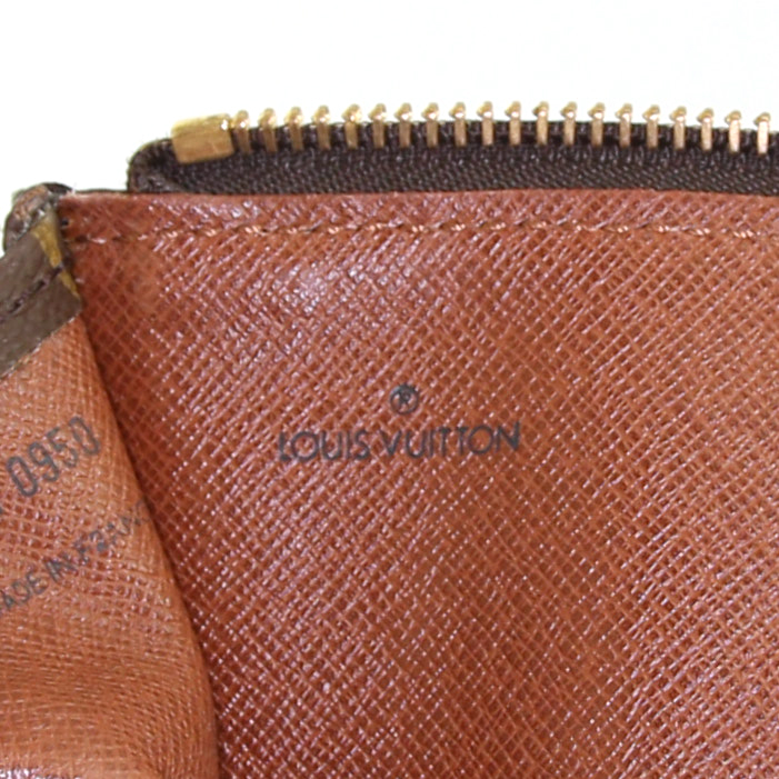 Louis Vuitton pouch in brown monogram canvas - Detail D3