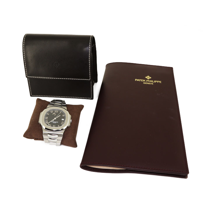 Patek Philippe Nautilus watch in stainless steel Ref:  3710 Circa  2005 - Detail D2