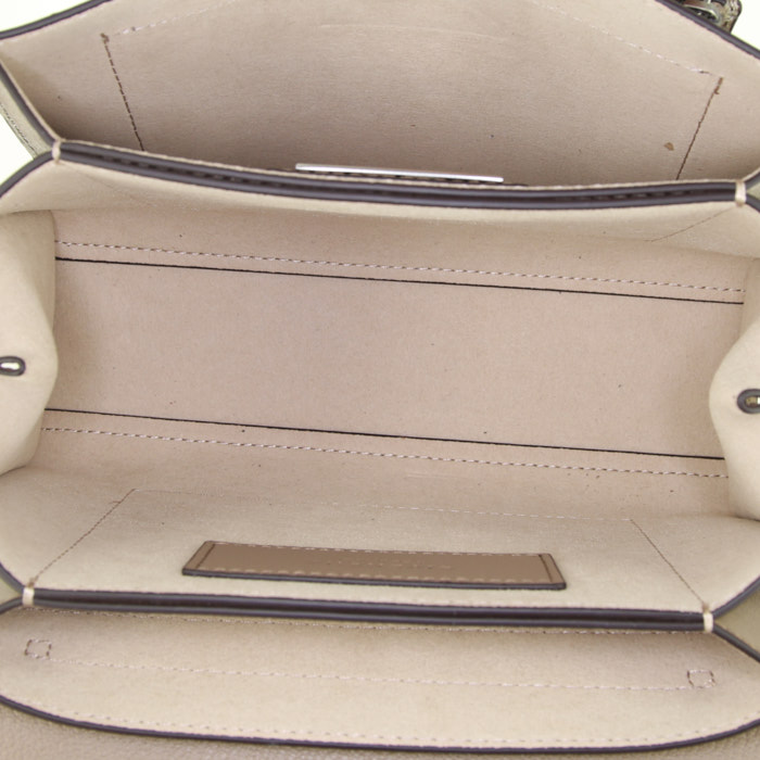 Givenchy GV3 shoulder bag in grey leather - Detail D3