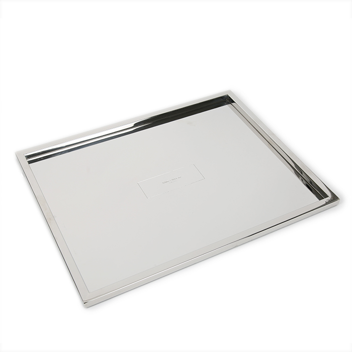 Saint Laurent & Willy Rizzo, a set of two stackable trays, in stainless steel and polished brass, in their original box, signed, of 2019 - Detail D3